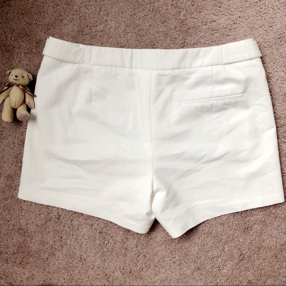 SOLD - Zara white shorts - M - Picture 2 of 4